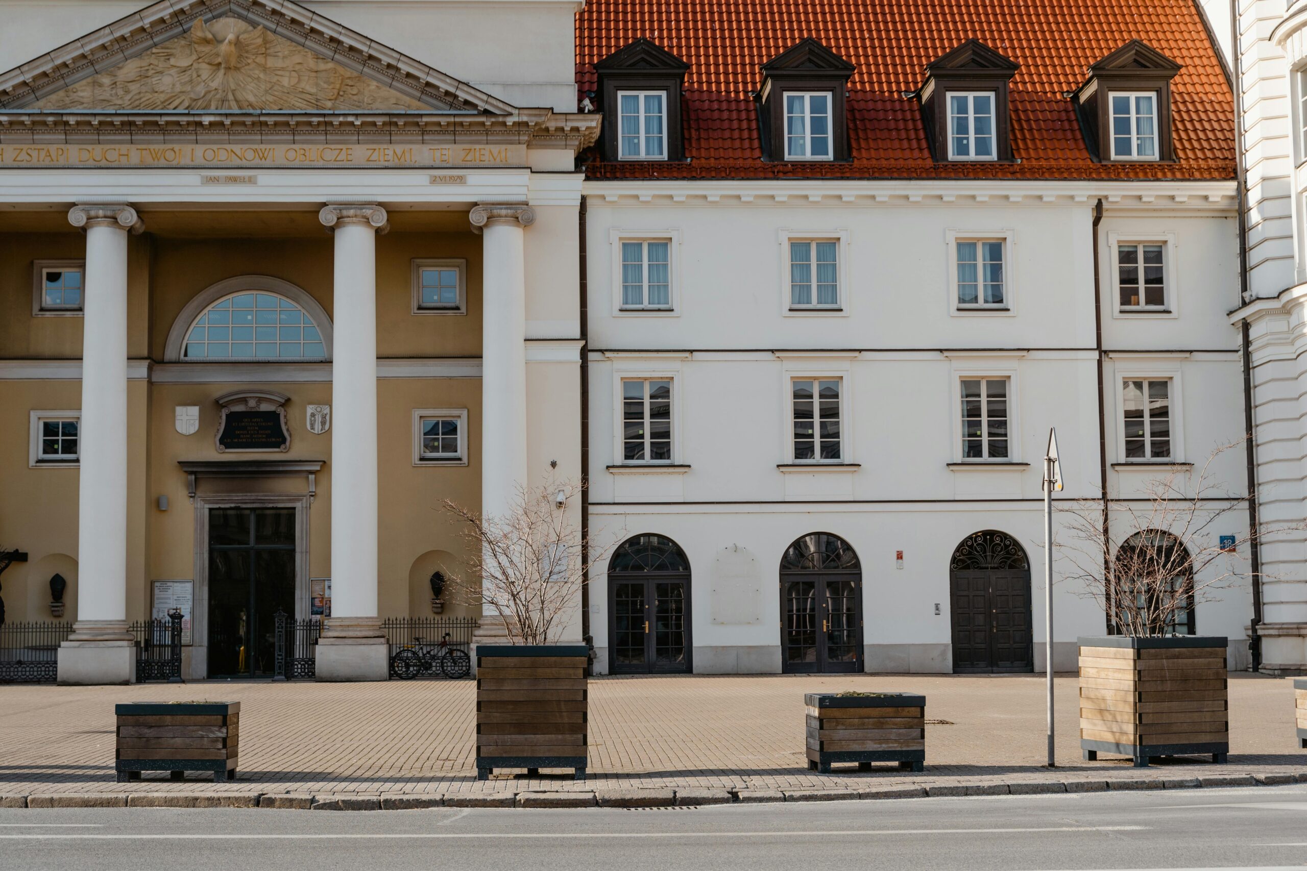 Remonty i adaptacje budynków użyteczności publicznej – wyzwania i najlepsze rozwiązania