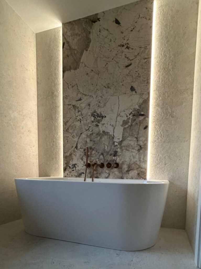 wanna, spiek, duży format, płytka, podświetlenie led