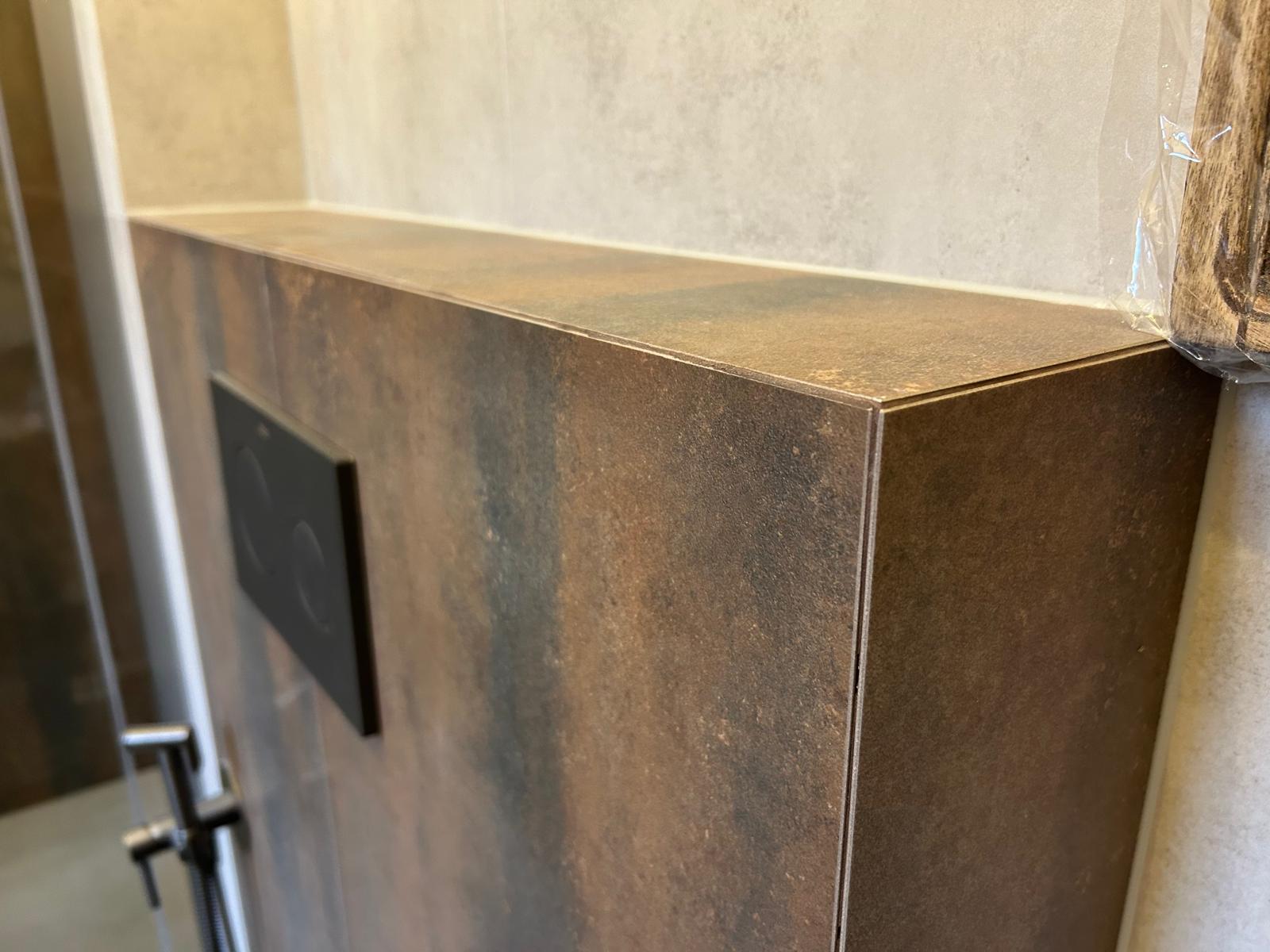 łazienka, silikon, fuga, płytka cięta pod kątem 45 st