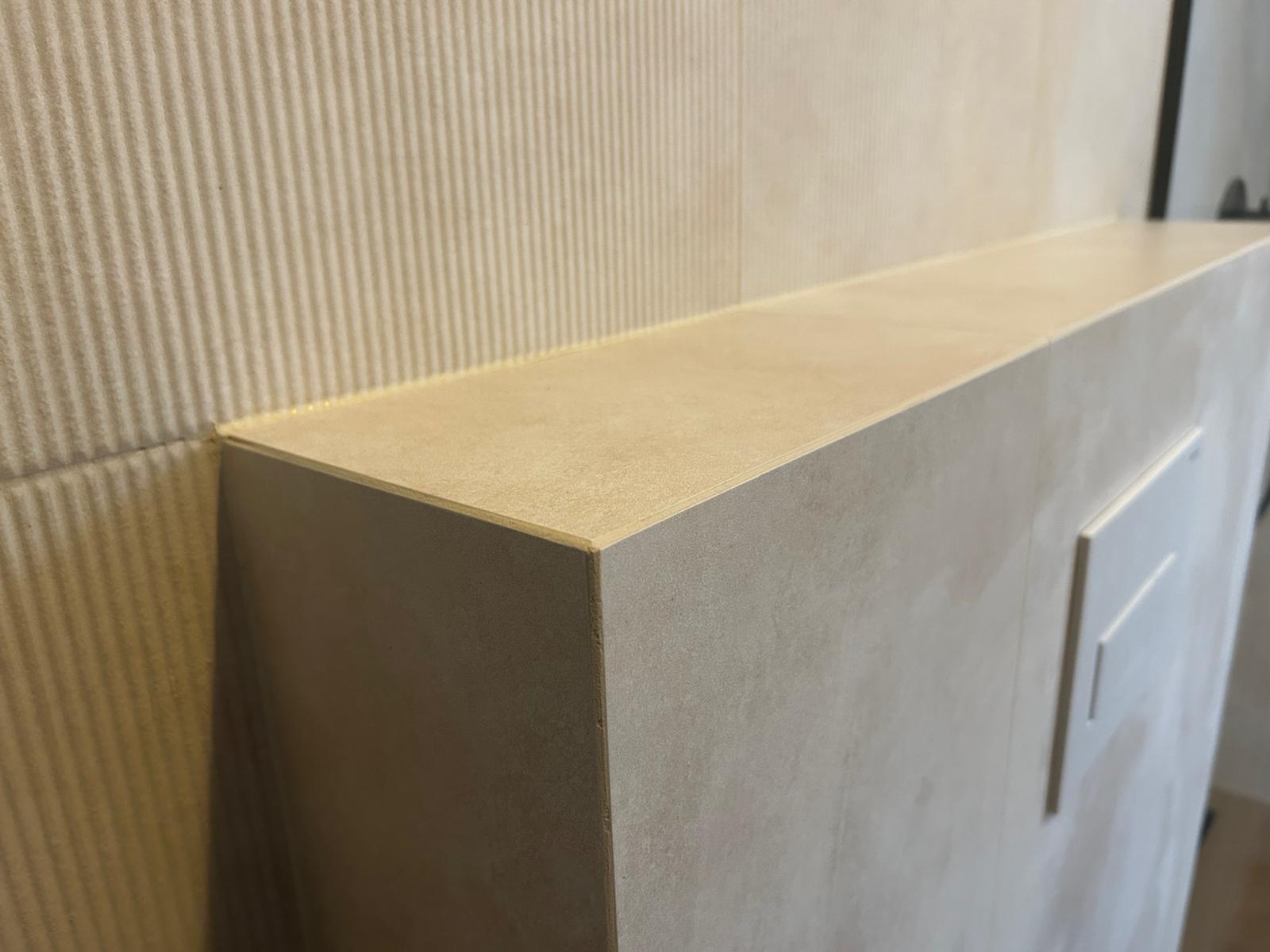 detal, silikon, płytka ryflowana