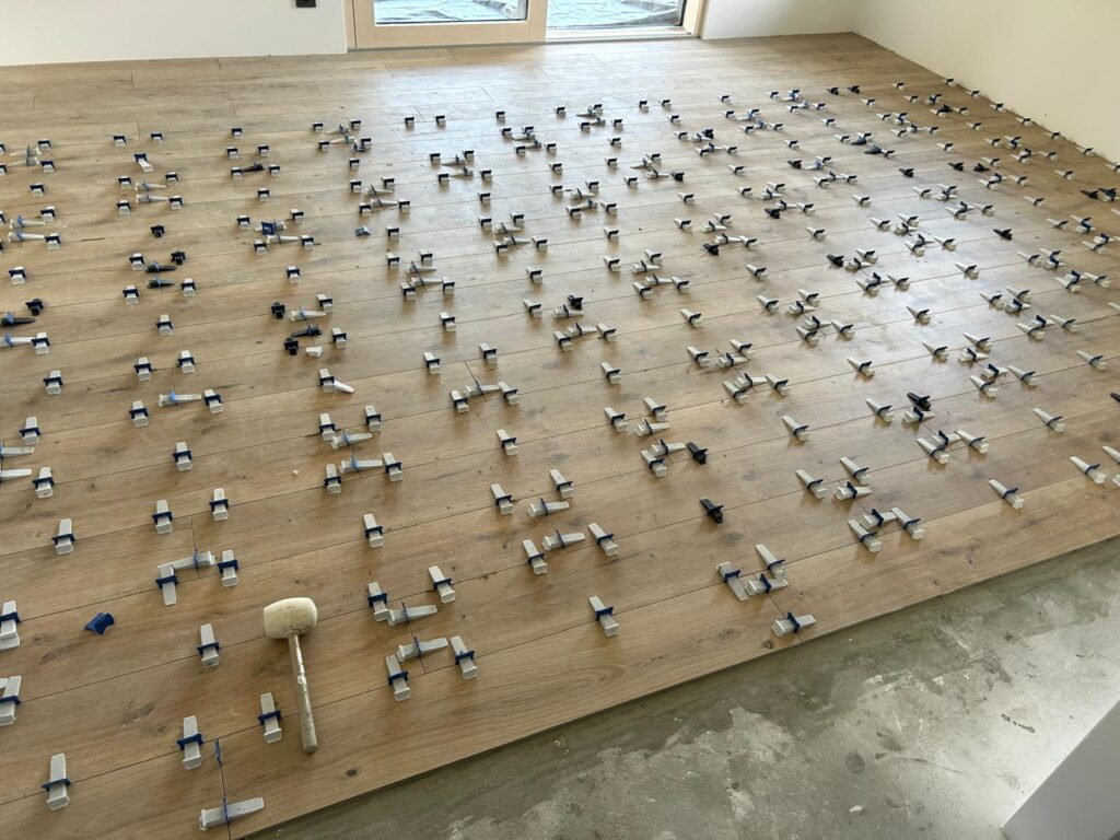 ukladanie na klipsy - Pełna obsługa inwestycji - wszystko pod jednym dachem! Fitako